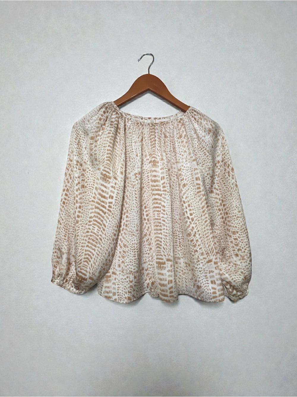 Emily McCarthy Dallas Blouse Gold White Snake Reptile Print Size Small